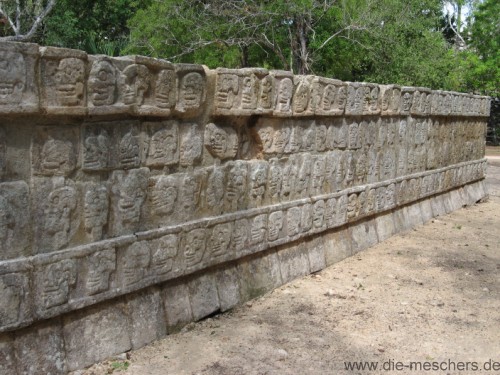 Tzompantli
